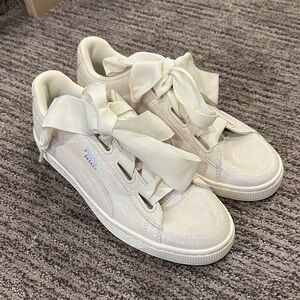 Puma Cream Sneakers with Ribbon Laces